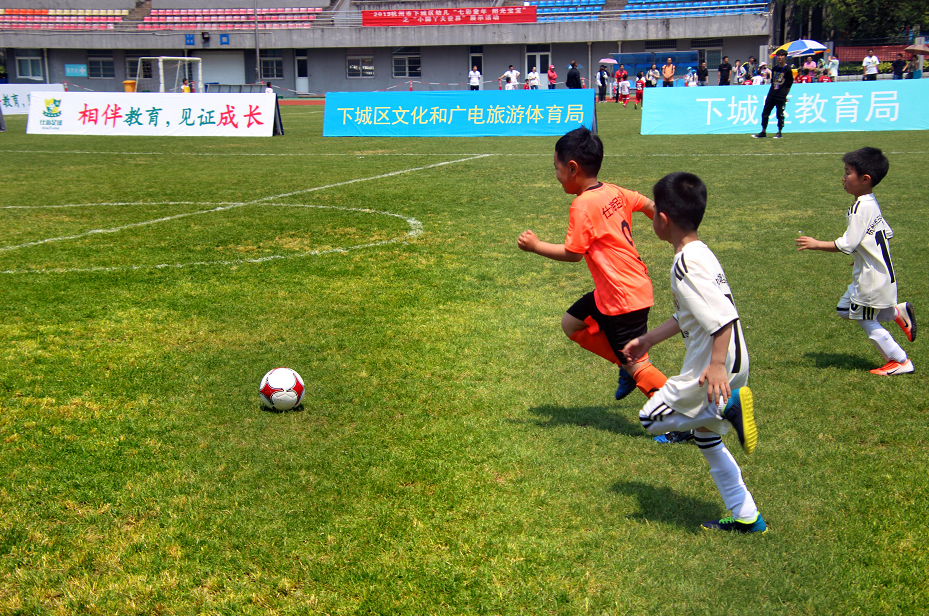 本场比赛是武汉三镇新赛季的第二场主场赛事